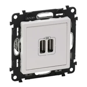 ValenaLife USB töltőaljzat A+A 2/ki 2400mA-max. 5V süllyesztett fehér LEGRAND Prémium